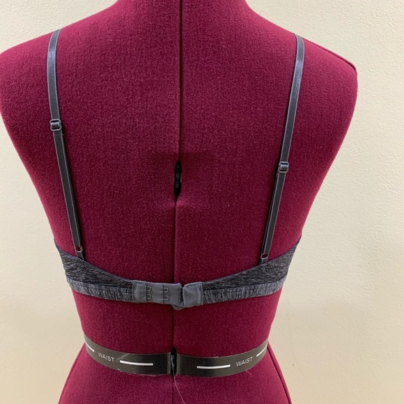 Set of 2 H&M triangle bralettes - Picture 3 of 7